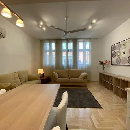 Downtown Gozsdu Vibe Ii Apartment Budapest