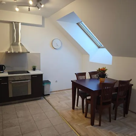 Gozsdu Apartmán *